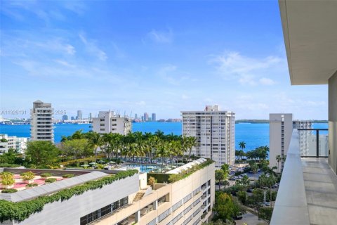 Condo in Miami, Florida, 1 bedroom  № 2061208 - photo 16