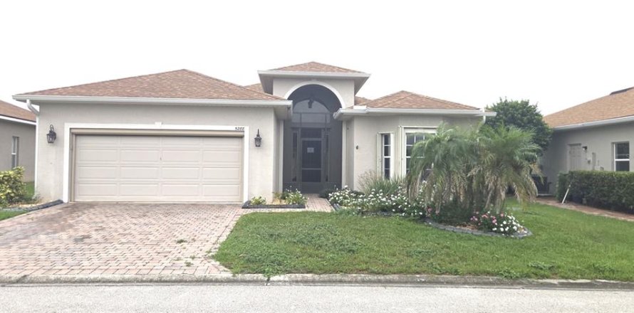 Villa ou maison à Winter Haven, Floride 3 chambres, 171.59 m2 № 2406651