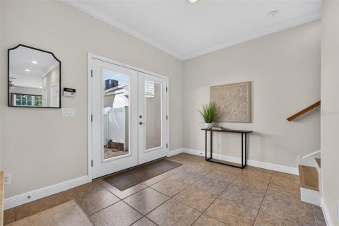 Townhouse in Saint Petersburg, Florida 4 bedrooms, 213.68 sq.m. № 2385820 - photo 12