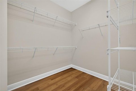 Townhouse in Saint Petersburg, Florida 4 bedrooms, 213.68 sq.m. № 2385820 - photo 19