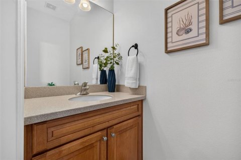 Townhouse in Saint Petersburg, Florida 4 bedrooms, 213.68 sq.m. № 2385820 - photo 14