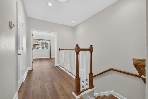 Townhouse in Saint Petersburg, Florida 4 bedrooms, 213.68 sq.m. № 2385820 - photo 15