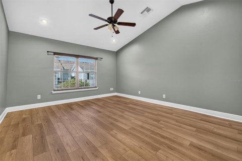 Townhouse in Saint Petersburg, Florida 4 bedrooms, 213.68 sq.m. № 2385820 - photo 24