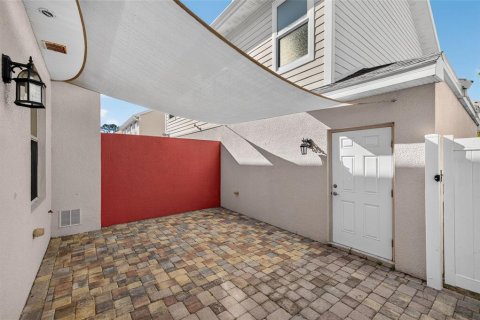 Townhouse in Saint Petersburg, Florida 4 bedrooms, 213.68 sq.m. № 2385820 - photo 13