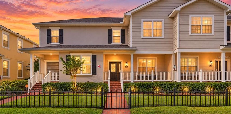 Townhouse in Saint Petersburg, Florida 4 bedrooms, 213.68 sq.m. № 2385820