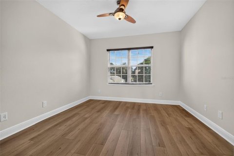 Townhouse in Saint Petersburg, Florida 4 bedrooms, 213.68 sq.m. № 2385820 - photo 20