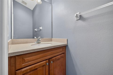 Townhouse in Saint Petersburg, Florida 4 bedrooms, 213.68 sq.m. № 2385820 - photo 27
