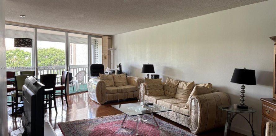Condo à Lauderhill, Floride, 2 chambres  № 1946875