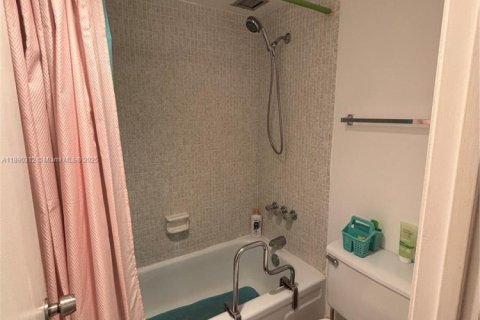 Copropriété à louer à Lauderhill, Floride: 2 chambres, 103.12 m2 № 1946875 - photo 11