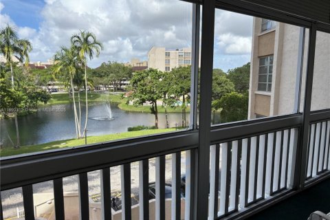 Copropriété à louer à Lauderhill, Floride: 2 chambres, 103.12 m2 № 1946875 - photo 4