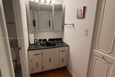 Copropriété à louer à Lauderhill, Floride: 2 chambres, 103.12 m2 № 1946875 - photo 10