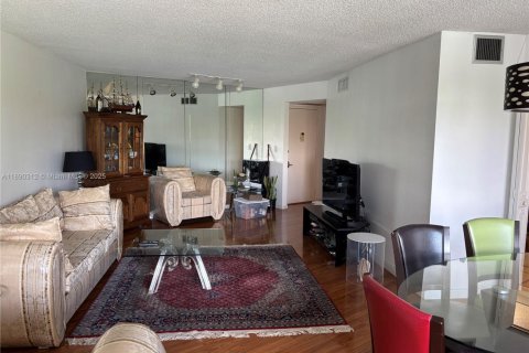 Copropriété à louer à Lauderhill, Floride: 2 chambres, 103.12 m2 № 1946875 - photo 2
