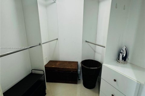 Condominio en venta en Miami, Florida, 55.56 m2 № 2013626 - foto 8