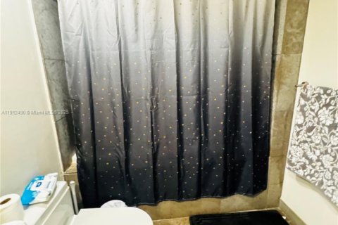 Condominio en venta en Miami, Florida, 55.56 m2 № 2013626 - foto 11