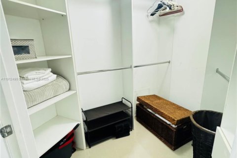 Condominio en venta en Miami, Florida, 55.56 m2 № 2013626 - foto 7