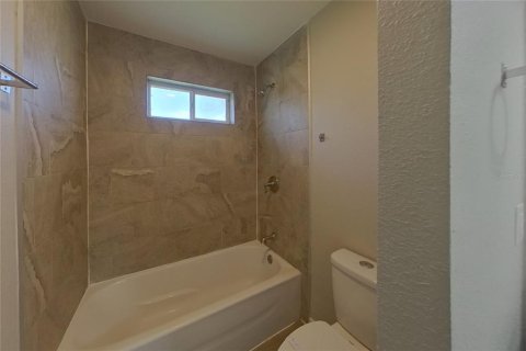 Villa ou maison à louer à Kissimmee, Floride: 4 chambres, 164.9 m2 № 2121109 - photo 15