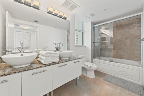 Купить кондоминиум в Майами, Флорида 2 спальни, 117.71м2, № 1834283 - фото 29