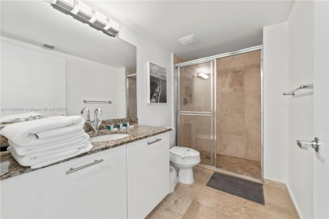 Купить кондоминиум в Майами, Флорида 2 спальни, 117.71м2, № 1834283 - фото 21