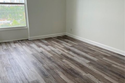 Copropriété à louer à North Miami, Floride: 1 chambre, 91.42 m2 № 1944980 - photo 10