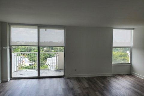 Copropriété à louer à North Miami, Floride: 1 chambre, 91.42 m2 № 1944980 - photo 7
