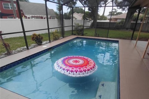 Casa en venta en New Port Richey, Florida, 4 dormitorios, 267.65 m2 № 2223136 - foto 2