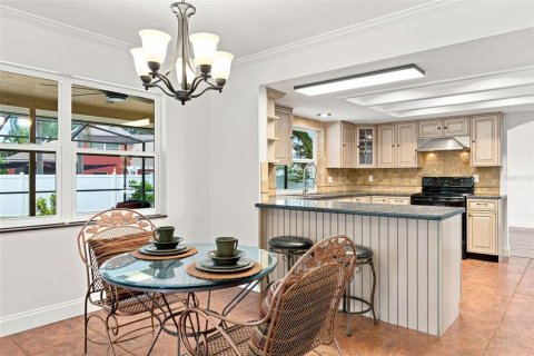 Casa en venta en New Port Richey, Florida, 4 dormitorios, 267.65 m2 № 2223136 - foto 7