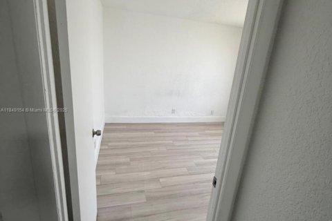 Condominio en alquiler en Sunrise, Florida, 4 dormitorios, 141.21 m2 № 1857072 - foto 14
