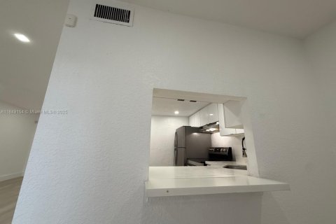 Condominio en alquiler en Sunrise, Florida, 4 dormitorios, 141.21 m2 № 1857072 - foto 12