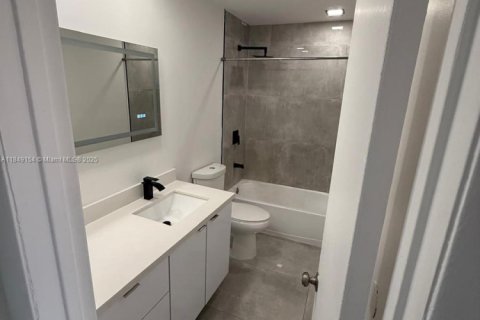 Condominio en alquiler en Sunrise, Florida, 4 dormitorios, 141.21 m2 № 1857072 - foto 2