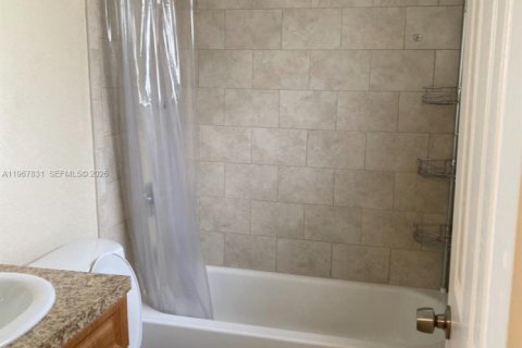 Commercial property in Miami, Florida 301.37 sq.m. № 2030527 - photo 10