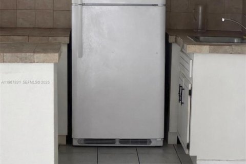 Commercial property in Miami, Florida 301.37 sq.m. № 2030527 - photo 5