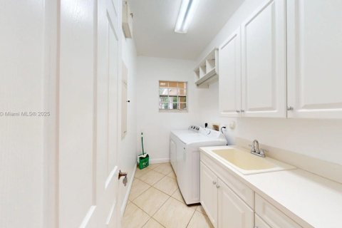 Villa ou maison à louer à Davie, Floride: 4 chambres, 256.6 m2 № 1937225 - photo 27