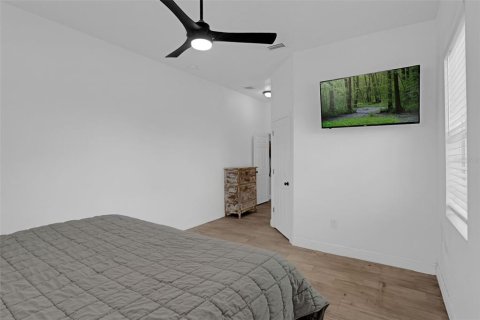 House in Frostproof, Florida 3 bedrooms, 132.2 sq.m. № 1916630 - photo 18