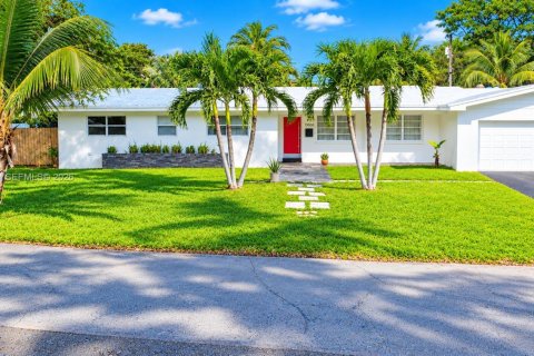 Casa en venta en Palmetto Bay, Florida, 4 dormitorios, 195 m2 № 2428400 - foto 3