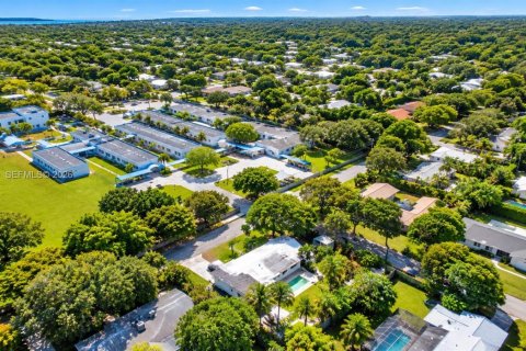 Casa en venta en Palmetto Bay, Florida, 4 dormitorios, 195 m2 № 2428400 - foto 14