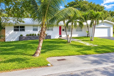 Villa ou maison à Palmetto Bay, Floride 4 chambres, 195 m2 № 2428400