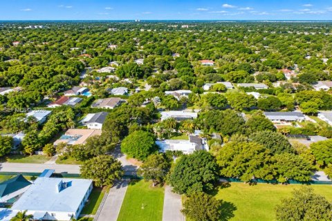 Casa en venta en Palmetto Bay, Florida, 4 dormitorios, 195 m2 № 2428400 - foto 15