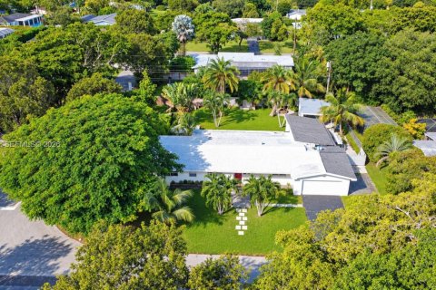Casa en venta en Palmetto Bay, Florida, 4 dormitorios, 195 m2 № 2428400 - foto 11