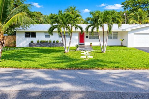 Casa en venta en Palmetto Bay, Florida, 4 dormitorios, 195 m2 № 2428400 - foto 2