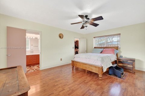 House in Pembroke Pines, Florida 4 bedrooms, 181.81 sq.m. № 1943618 - photo 11
