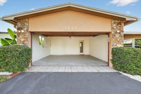 House in Pembroke Pines, Florida 4 bedrooms, 181.81 sq.m. № 1943618 - photo 28