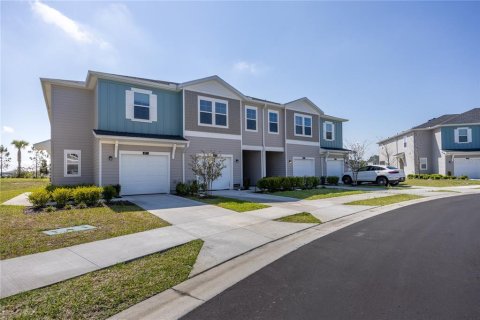 Adosado en Ocala, Florida 3 dormitorios, 169.83 m2 № 2103104