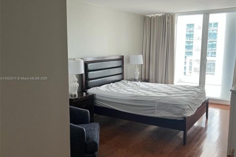 Condo in Miami, Florida, 3 bedrooms  № 2018866 - photo 9