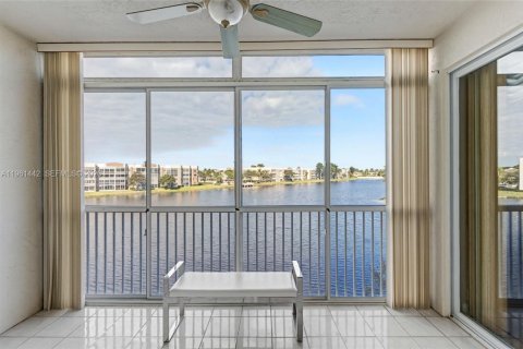 Condo à Tamarac, Floride, 2 chambres № 2080820