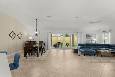 Casa en venta en The Villages, Florida, 3 dormitorios, 191.38 m2 № 2387565 - foto 8