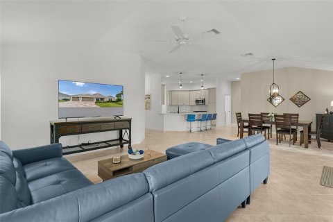 Casa en venta en The Villages, Florida, 3 dormitorios, 191.38 m2 № 2387565 - foto 10