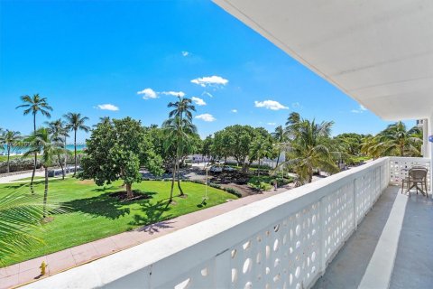 Condo in Miami Beach, Florida № 1951577 - photo 26