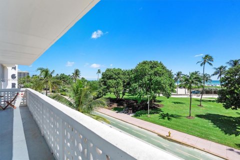 Condo in Miami Beach, Florida № 1951577 - photo 24
