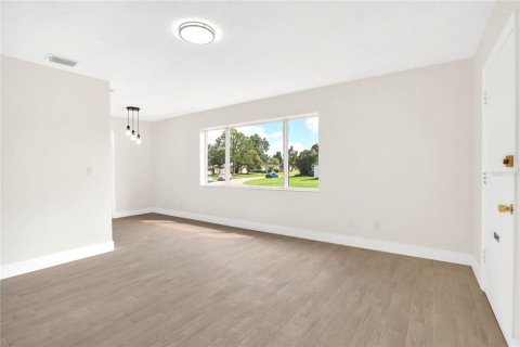 Casa en alquiler en Deltona, Florida, 3 dormitorios, 113.62 m2 № 1913448 - foto 9