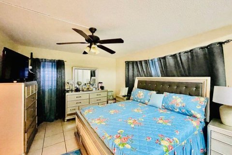 Copropriété à vendre à Lauderdale Lakes, Floride: 2 chambres, 87.7 m2 № 2250517 - photo 14